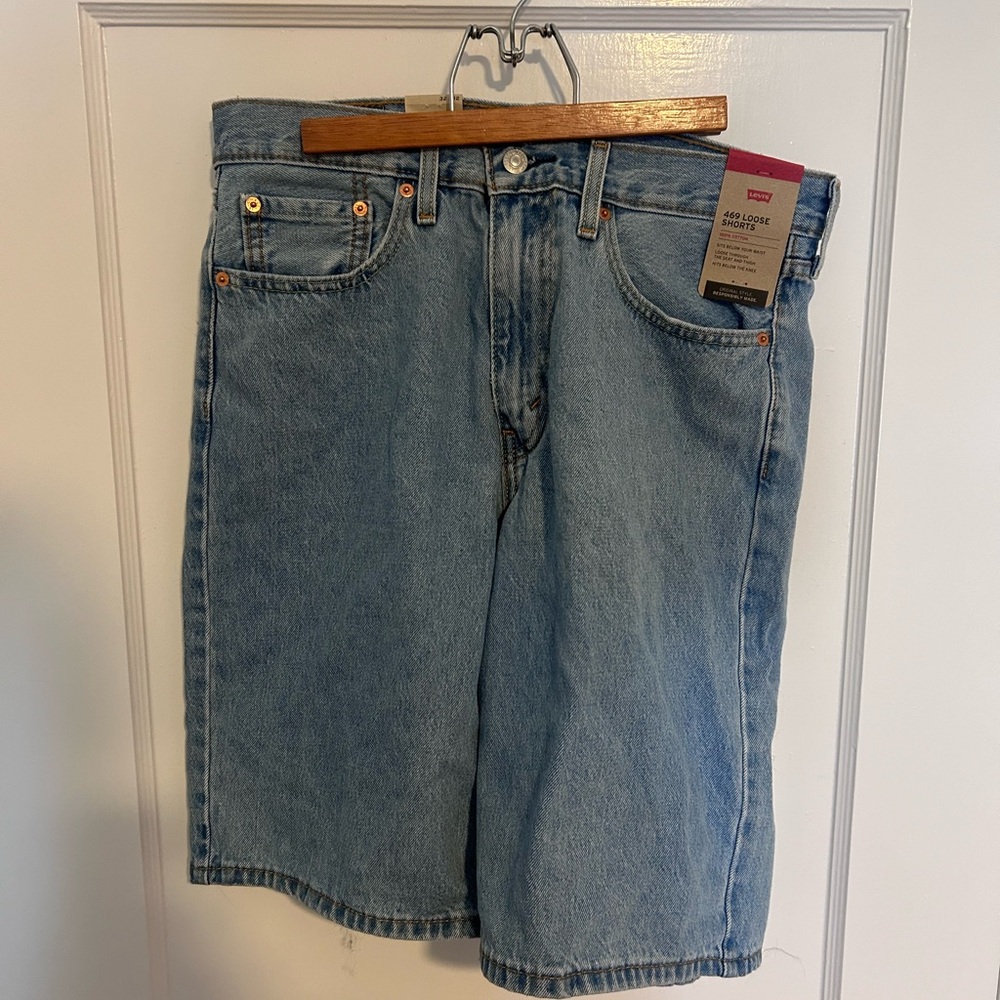 NWT Levi's 469 Men's Loose Shorts 32x12 100% cotton